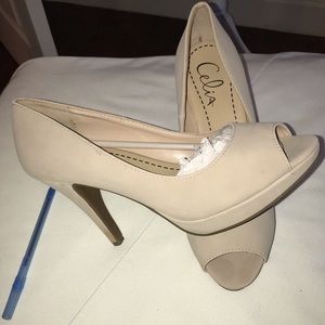 Size 10 Beige Celia.